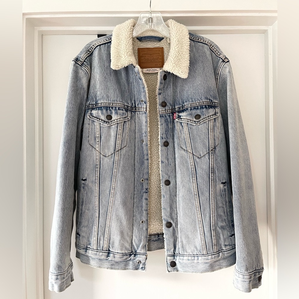 Levi’s Premium Sherpa Trucker Jacket - Light Wash (Medium)